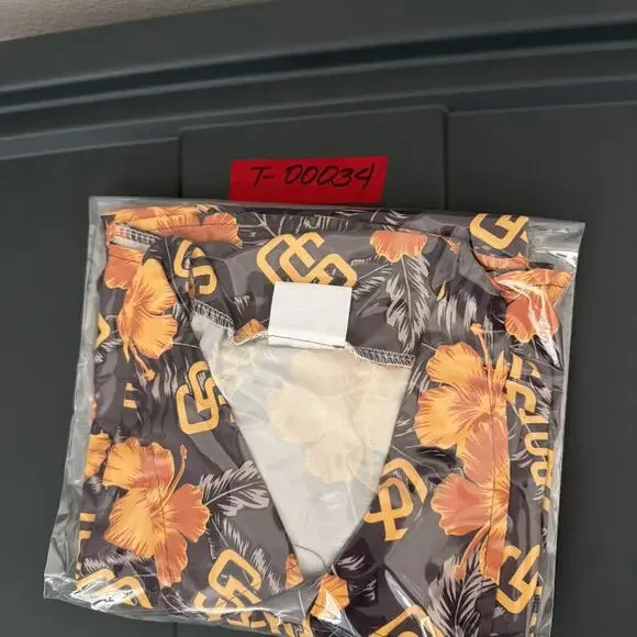 MLB San Diego Padres SGA 4/14/25 Hawaiian Full Button Floral Size M Casual Shirt - Picture 8 of 8
